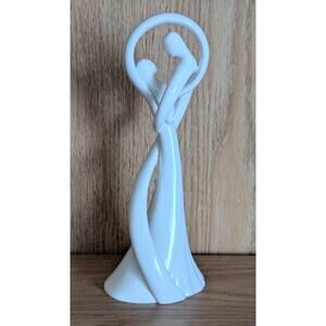 Circle of Love - Enesco Figurine 2005 - Kim Lawrence